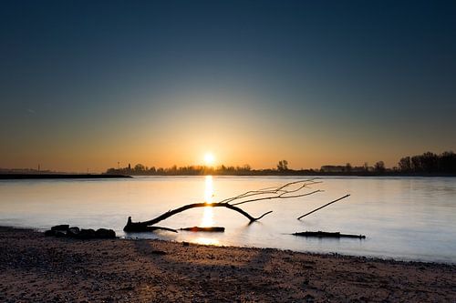 zonsopkomst boven het water