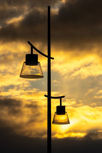 Laternen in der Abendsonne von Betty van Engelen