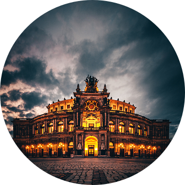 De Semperoper in Dresden op het blauwe uur en verlicht van Fotos by Jan Wehnert