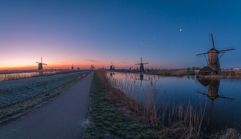Zonsopkomst koude winterdag Kinderdijk von AdV Photography