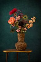 Beautiful piece with artificial flowers