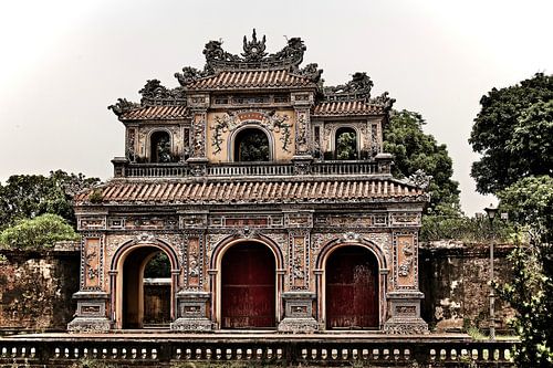 Imperial door with traditional ornamentation