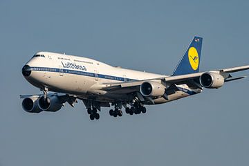 Lufthansa Boeing 747-8 in retro livery. by Jaap van den Berg