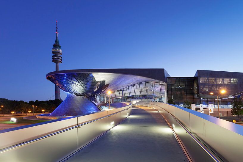 BMW Welt mit Fernsehturm, München, von Markus Lange