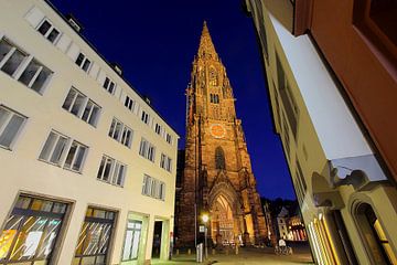 Münsterplatz FreiburgEvening sfeer van Patrick Lohmüller