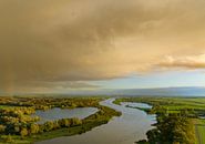 IJssellandschap van boven tijdens een regenbui in de herfst van Sjoerd van der Wal Fotografie thumbnail
