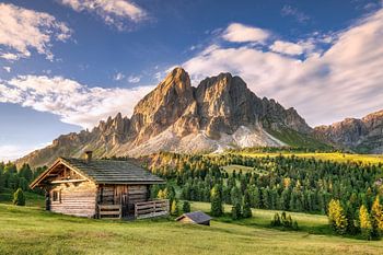 Alpen Almhütte in den Dolomiten in Tirol.