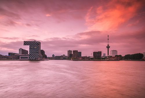 Skyline Rotterdam met Euromast