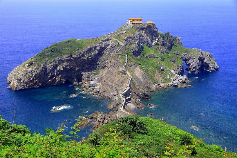 Gaztelugatxe Spanje van Patrick Lohmüller