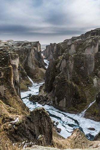 De Fjaðrárgljúfur, de tijdloze en betoverende kloof