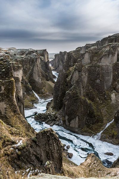 The Fjaðrárgljúfur, the timeless and enchanting gorge by Gerry van Roosmalen