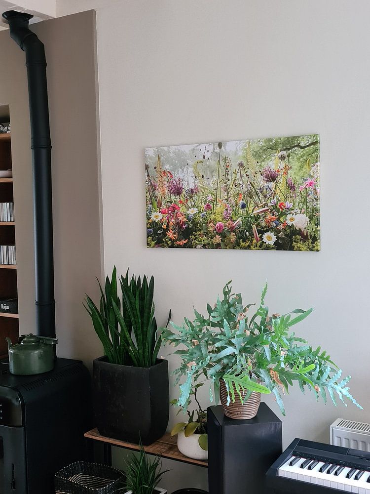 Blumenarbeit im Park von Paul Heijmink