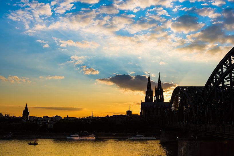 Cologne Cathedral at sunset by Günter Albers