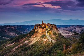 Civita di Bagnoregio by Edwin van Wijk