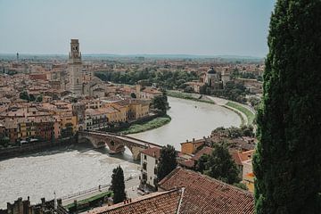 Uitzicht over de Italiaanse stad van de liefde van Romana Krijger