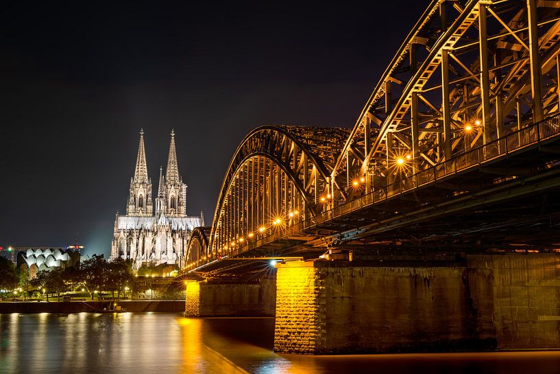 Kölner Dom bei Nacht von Günter Albers