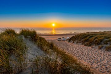Sonnenuntergang am Strand von Texel von Pieter van Dieren (pidi.photo)