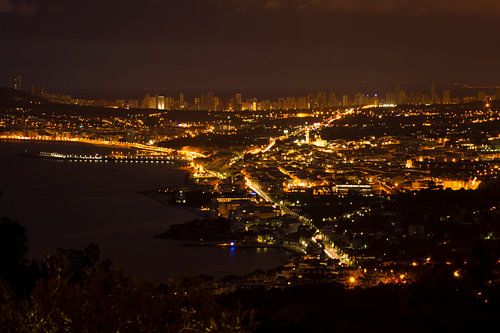 Benidorm in der Nacht von Altea Hills gesehen