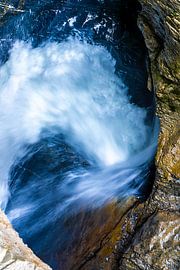 Chute d'eau tourbillonnante