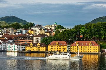 View to the city Bergen in Norway by Rico Ködder