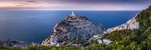 De vuurtoren van Formentor op het eiland Mallorca.
