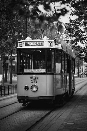 Historische tram op de Coolsingel in Rotterdam