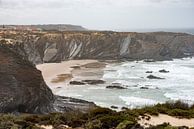 rotsen en wilde zee westkust portugal von ChrisWillemsen Miniaturansicht
