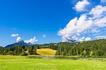Landschap aan de Schmalensee bij Mittenwald in Beieren van Rico Ködder
