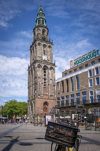 Fietsen en Erfgoed: Een Moment bij de Martinitoren in Groningen