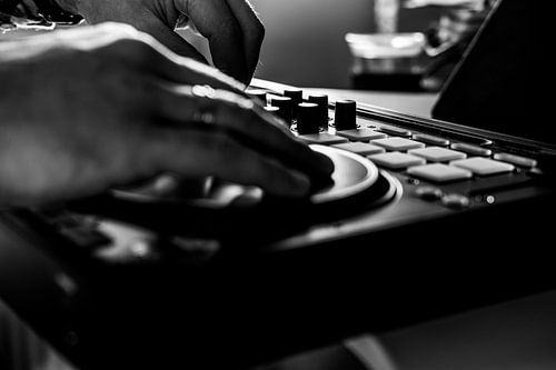 Let’s dj