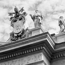 Standbeelden op de Sint-Pietersbasiliek | Vaticaanstad in Rome, Italië van Ratna Bosch