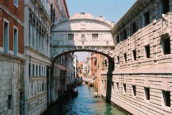 Filmreife Farben: Seufzerbrücke – Venedig