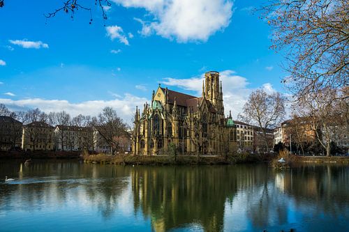 Allemagne, Célèbre stuttgart feuersee église gothique au bord du lac
