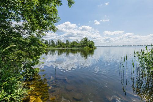 De Wijde Blik, l'un des Vechtplassen de Kortenhoef, Wijdemeren, Pays-Bas.