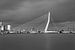 Die Skyline von Rotterdam in Schwarz-Weiß von Miranda van Hulst