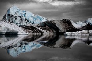 Icebergs in the Jökulsárlón Glacier Lagoon van Martijn Smeets