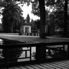 Paleis Het Loo bij gebouw van Henk Miedema