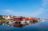 Gezicht op het dorp Hamburgsund in Zweden van Rico Ködder thumbnail