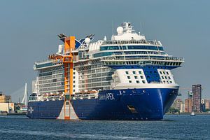 Die Celebrity APEX verlässt den Hafen von Rotterdam.