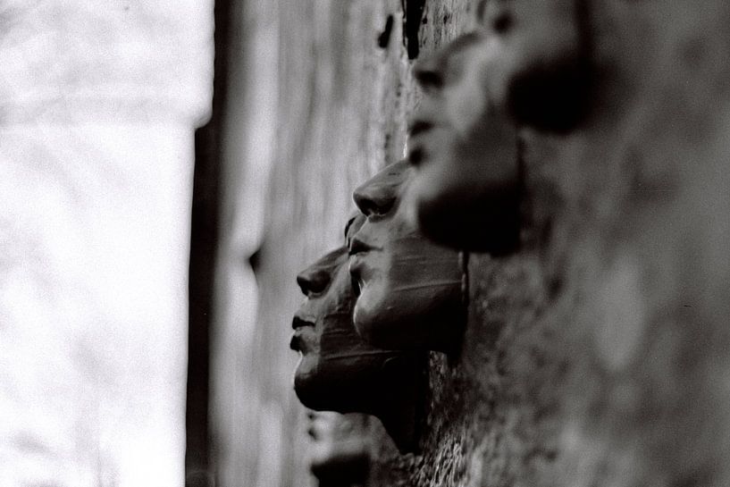 Hidden faces in Prague by PO Fotografie