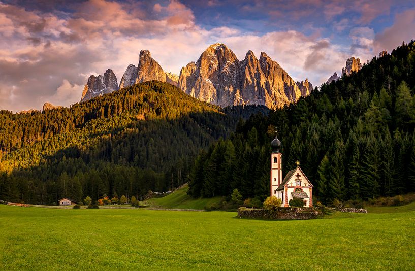 Kapel in de Dolomieten, Italië van Adelheid Smitt