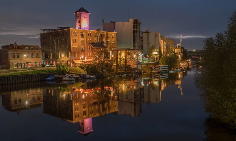 Beautifully illuminated city in the evening by ellen's fotografie