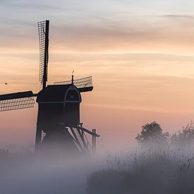 Broekmolen bij Zonsopkomst van Berny Schop