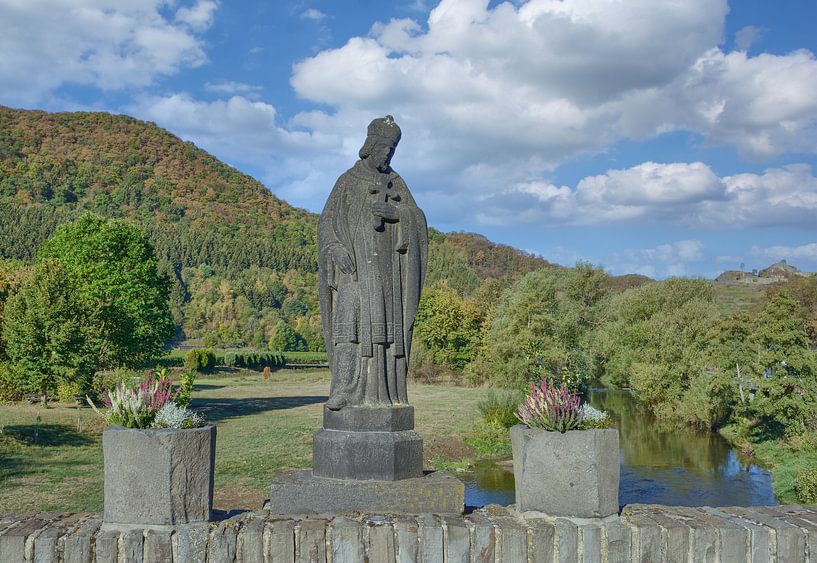 die Nepomukbrücke oder Ahrbrücke im Ahrtal von Peter Eckert