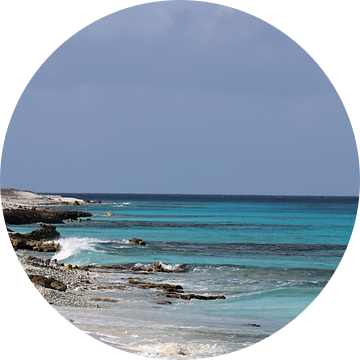 Zeezicht op Klein Bonaire. van Silvia Weenink