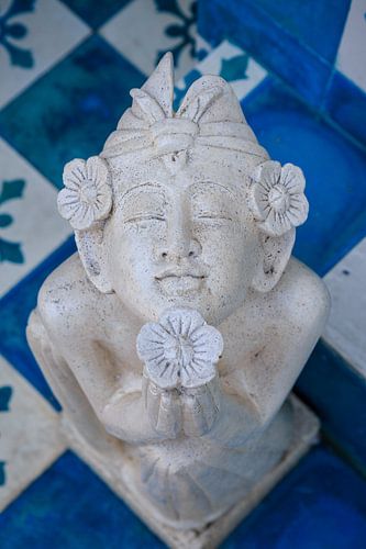 Traditioneel beeld in de straten van Ubud,bali