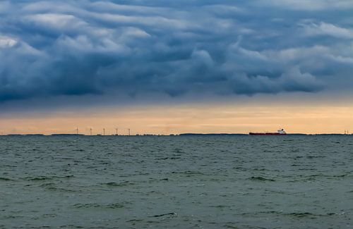 Wolken über dem Fjord