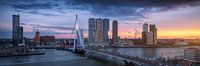 Spitsuur in Rotterdam - Panorama skyline zonsondergang van Vincent Fennis thumbnail
