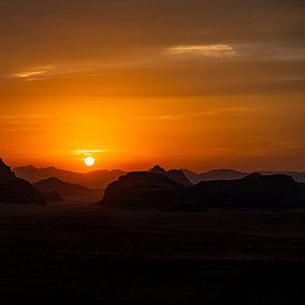 Jordanien | Wadi Rum | Wüste | Sonnenuntergang von Sander Spreeuwenberg