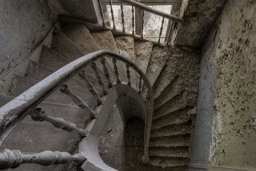 Decay Stairs